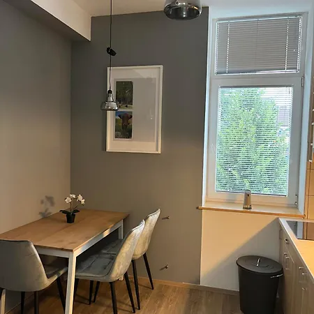 Blizu Centra In Na Robu Tivolija Apartament Lublana