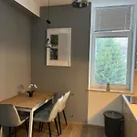 Blizu Centra In Na Robu Tivolija 아파트 류블랴나