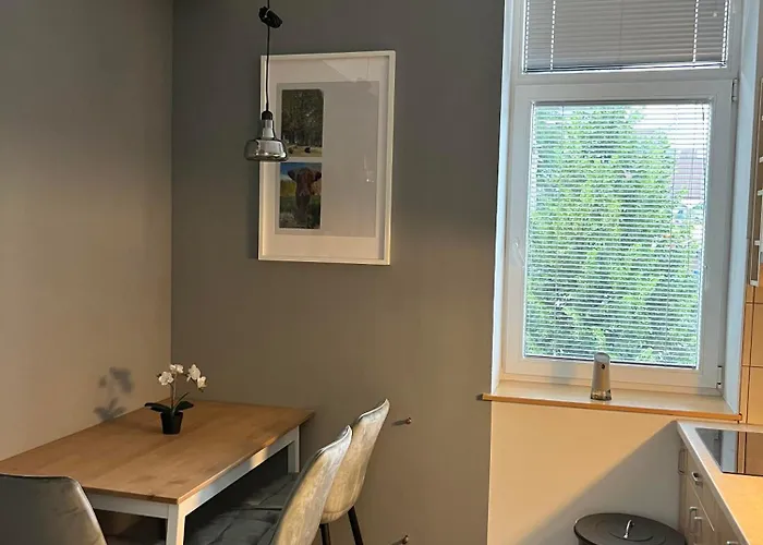 Blizu Centra In Na Robu Tivolija Apartamento Liubliana