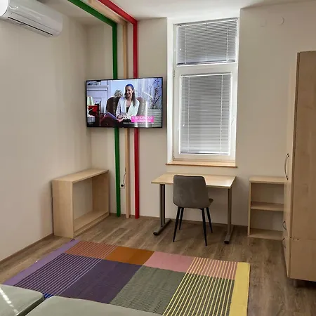 Apartma Blizu Centra In Na Robu Tivolija *