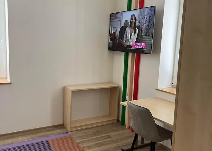 Apartma Blizu Centra In Na Robu Tivolija